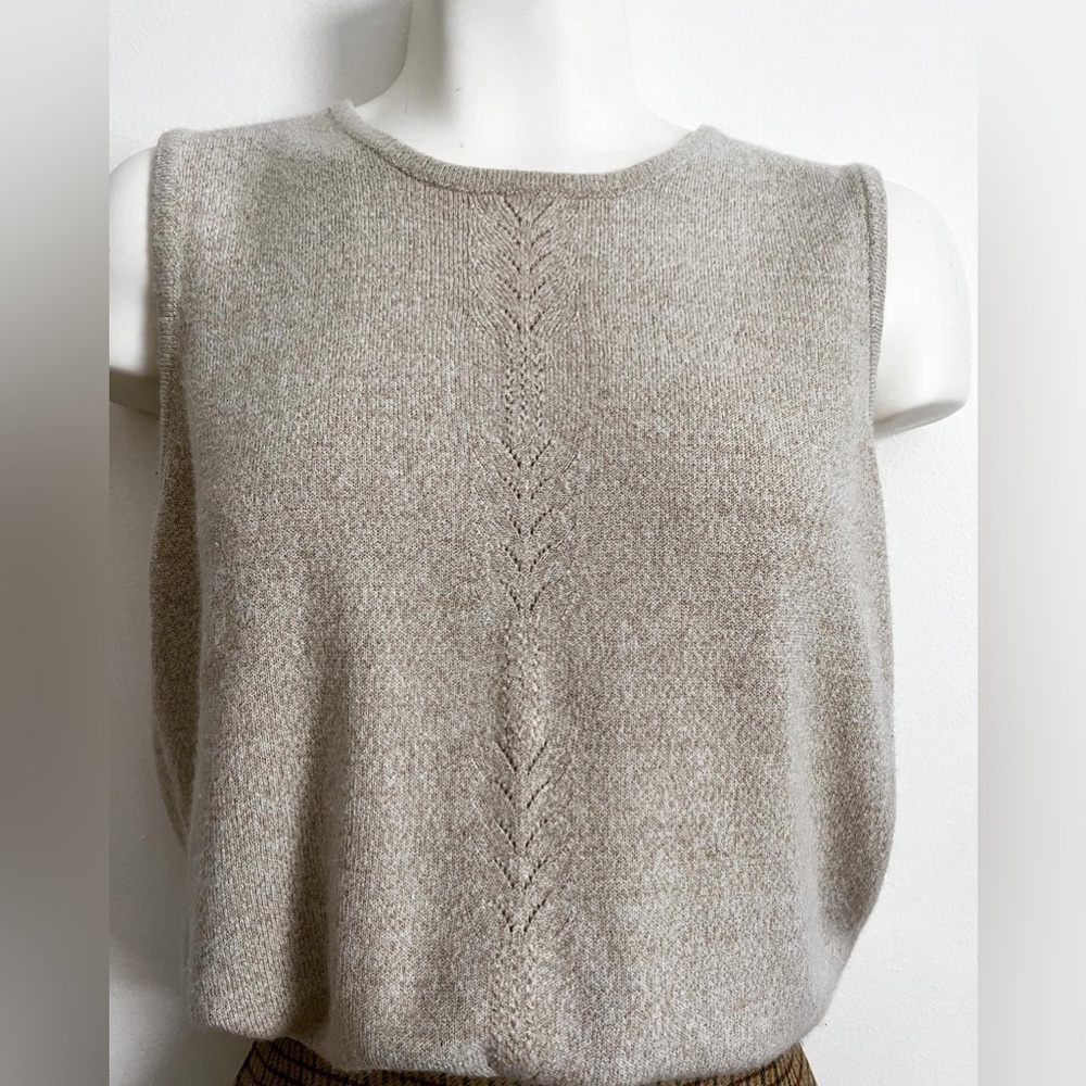 Cute vintage knit top